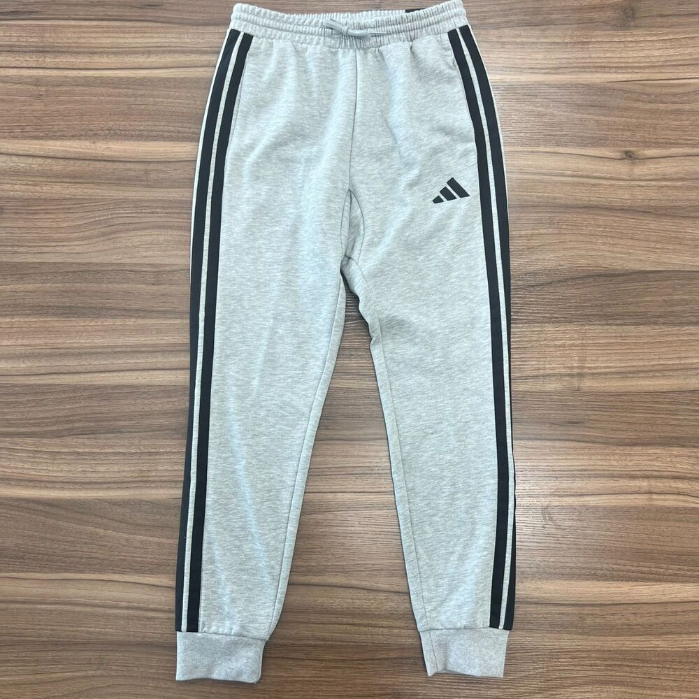 NWT Adidas Essentials 3-Stripes Fleece Jogger Sweatpants Gray Black Men's Small